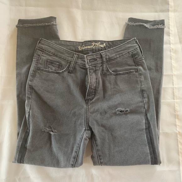 Mossimo Black Destructed Cropped Jeans - Picture 3 of 6